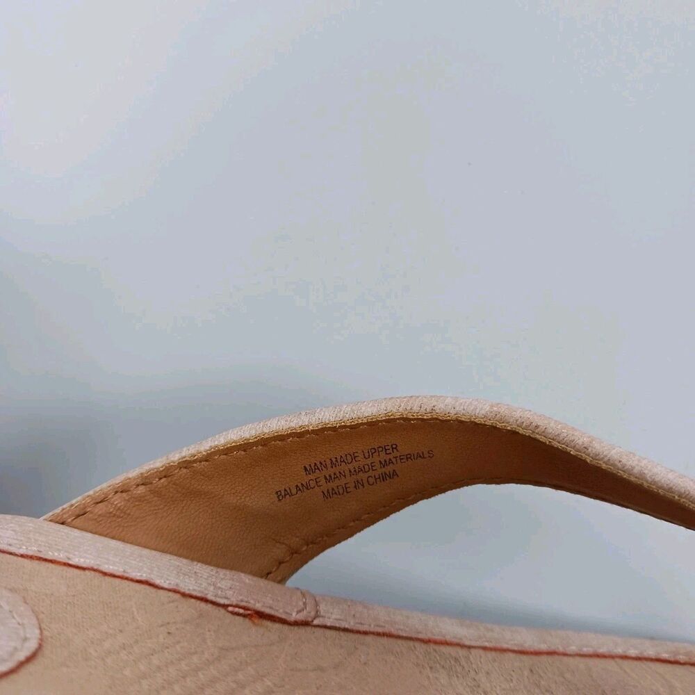 Born BOC Womens Sandals Thongs Size 8 Beige Zita Flip Flop Faux Leather - Picture 6 of 11